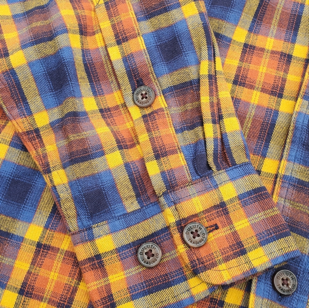 Duluth Men's Plaid Shirt - Size LARGE RELAXED FIT - Picture 4 of 5